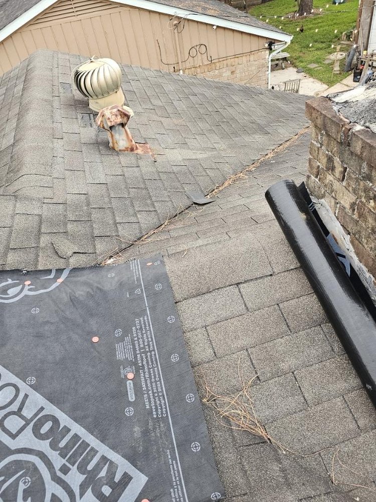 Slide of C&M Roofing