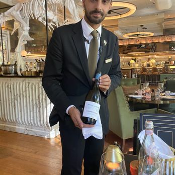 JNcQUOI - Perfect expert Service - amazing wine - Portuguese Near Me - Lisbon, 11