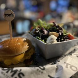 Tom's Watch Bar - National Harbor - Burger and salad