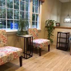 Spiro Saati Dmd - Waiting room.