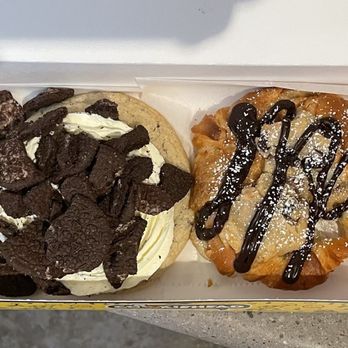 Cookiehead Bakery - Smores / Cookies Crème / Crookie / Strawberry Shortcake - Bakeries Near Me - Coral Springs, Florida Cookiehead Bakery - Smores / Cookies Crème / Crookie / Strawberry Shortcake - Bakeries Near Me - Coral Springs, Florida