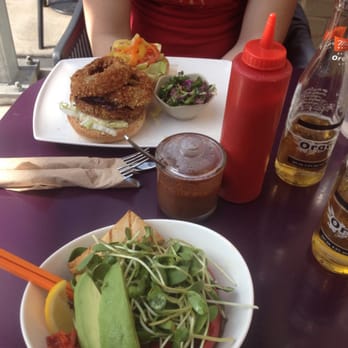 Fresh on Crawford - BBQ burger (almond), and beach bowl - Vegan Near Me - Toronto, Ontario Fresh on Crawford - BBQ burger (almond), and beach bowl - Vegan Near Me - Toronto, Ontario
