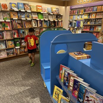Barnes & Noble - Bookstores Near Me - Clovis, California