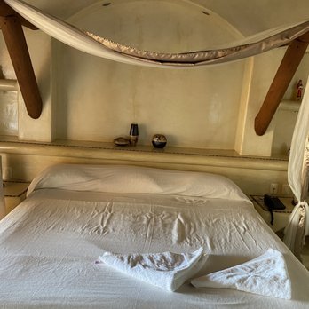 Arena Suites - Jr Suite with Jacuzzi #9 - Hotels Near Me - Zihuatanejo, GRO