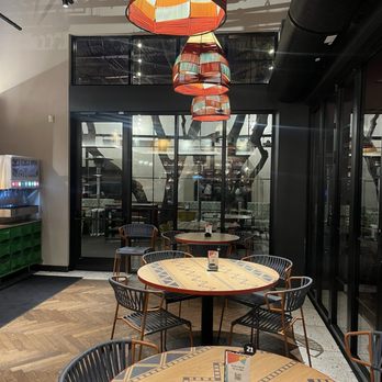 Nando's Peri-Peri - Dining area - Chicken Shop Near Me - Addison, Texas