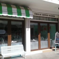 Chela Lopez Ramos - Imposible elegir acompañar tu estadía entre bocaditos dulces o salados. Todo es riquísimo.
