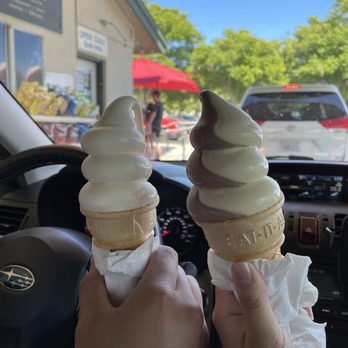 Meadowlark Dairy - Small vanilla and vanilla/chocolate swirls - $3 each - Ice Cream & Frozen Yogurt Near Me - Pleasanton, California Meadowlark Dairy - Small vanilla and vanilla/chocolate swirls - $3 each - Ice Cream & Frozen Yogurt Near Me - Pleasanton, California