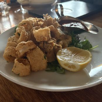 Della Terra Restaurant - Italian Near Me - Los Angeles, California