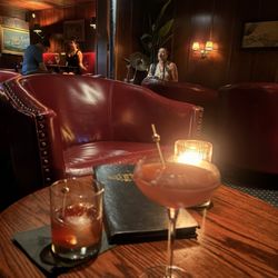 Berlin's Cocktail Bar & Lounge - Live music