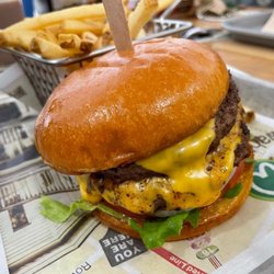 Wahlburgers