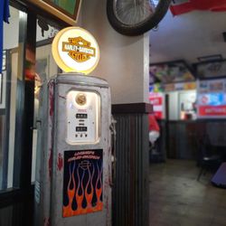 Rides Bar & Grill