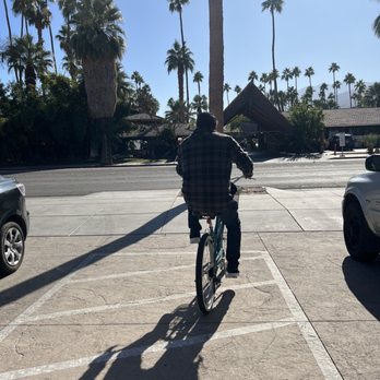 Hotel California - Bikes available at no charge - Hotels Near Me - Palm Springs, California Hotel California - Bikes available at no charge - Hotels Near Me - Palm Springs, California