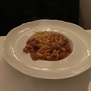 Sant Ambroeus East Hampton - Pasta bolognese - Italian Near Me - East Hampton, New York