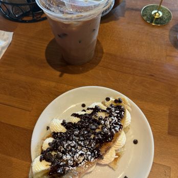 Bespoke All Day Cafe - Croffle W/ vanilla cream, caramelized banana, chocolate chips and syrup. YUMMMMM!! - Breakfast & Brunch Near Me - Las Vegas, Nevada Bespoke All Day Cafe - Croffle W/ vanilla cream, caramelized banana, chocolate chips and syrup. YUMMMMM!! - Breakfast & Brunch Near Me - Las Vegas, Nevada