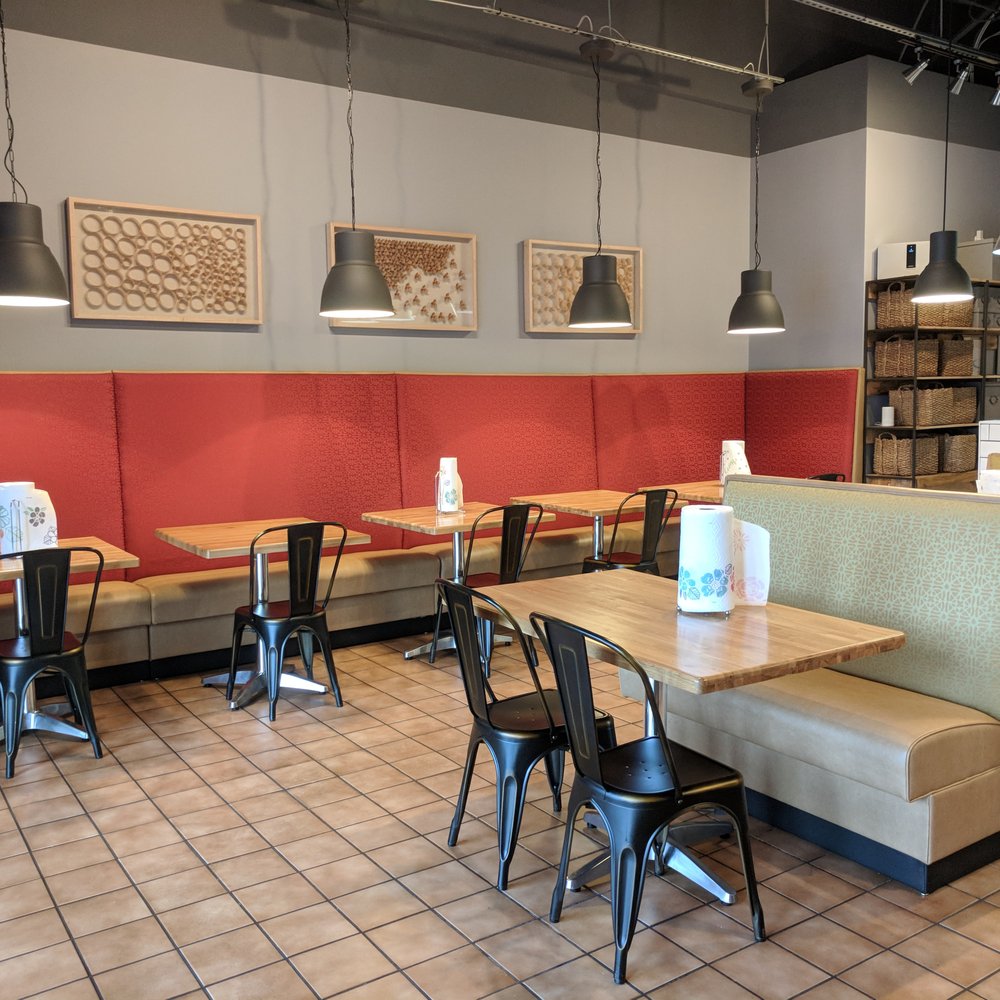 Circle Noodle - Inside. Dining room. This is pretty much it. - Japanese Near Me - Roswell, Georgia