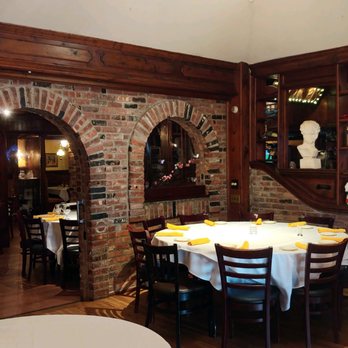 Absolutely Mario - The decorum of the rooms are meticulously arranged to create an intimate setting for your enjoyment - Italian Near Me - Farmingdale, New York Absolutely Mario - The decorum of the rooms are meticulously arranged to create an intimate setting for your enjoyment - Italian Near Me - Farmingdale, New York