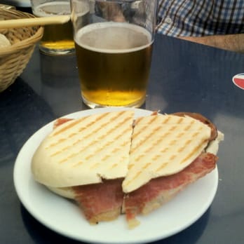Las Palmas - Montadito cochinito y jamón - Tapas Bars Near Me - Seville, SE