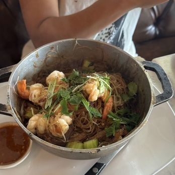 Eathai - Glass Noodle w Shrimp in clay pot!! 1000% Amazing - Thai Near Me - Boca Raton, Florida