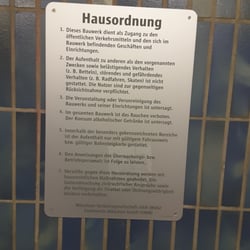 U-Bahnhof Silberhornstraße - Jogginghose wenigstens erlaubt?