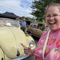 Gardiner Waterfront Park - Car show tonight. And every Thursday night