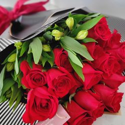 "I'm Yours" (A hand bouquet with 2 dozen of red roses wrapped in decorated paper and ribbon for your loved one)