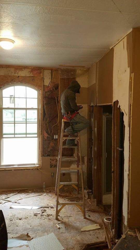 Slide of Salvador Roofing Services