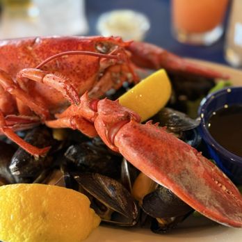 Boston Sail Loft - Steamed Lobster and mussels. - Bars Near Me - Boston, Massachusetts
