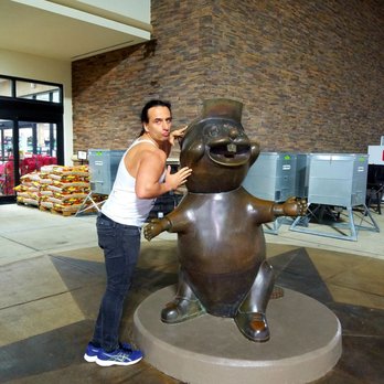 Buc-ee's - Buc ee has buc teeth - Gas Stations Near Me - Baytown, Texas
