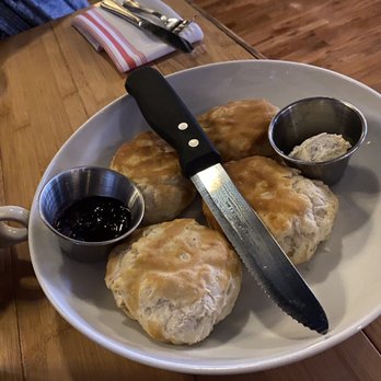 1808 American Bistro - Biscuit Service - New American Near Me - Delaware, Ohio