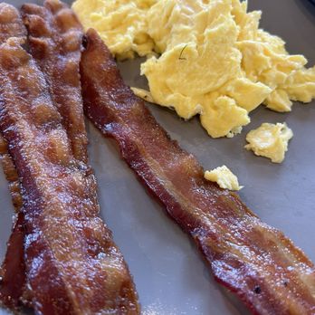 Egg Harbor Cafe - Bacon and eggs - Breakfast & Brunch Near Me - Schaumburg, Illinois