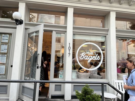 Pearl's Bagels by null