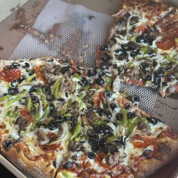 Gianni's Pizza - Giannis Special Pizza - Italian Near Me - Monterey, California Gianni's Pizza - Giannis Special Pizza - Italian Near Me - Monterey, California