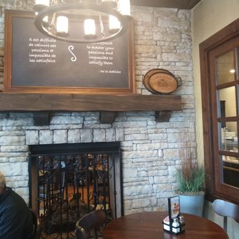 la Madeleine - Interior - Cafes Near Me - Alexandria, Virginia