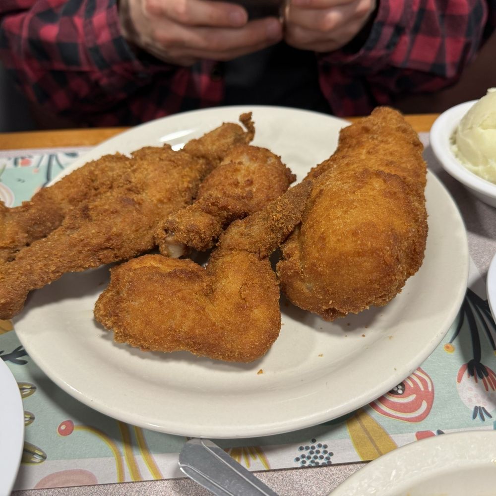 Belgrade Gardens - Fried chicken - Chicken Shop Near Me - Barberton, Ohio