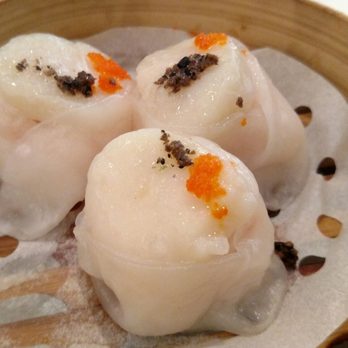 Yue Restaurant - Scallion shrimp dumpling with truffle. Scallop wasn't fresh and crisp. Had better. - Seafood Near Me - Richmond, British Columbia