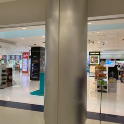 Duty Free Americas - MIA - Inside