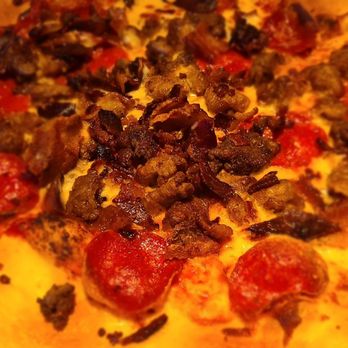 Yard House - The Carnivore pizza - Vegetarian Near Me - San Diego, California Yard House - The Carnivore pizza - Vegetarian Near Me - San Diego, California