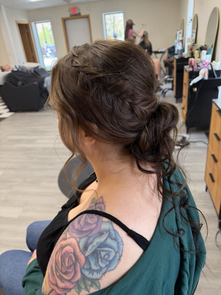 Kinsey Swartout Hairstylist Logo