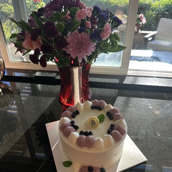 Paris Baguette - Blueberry Chiffon Cake - Bakeries Near Me - Lake Forest, California