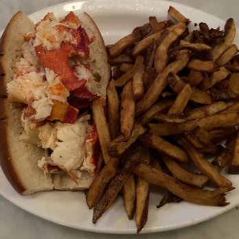 Neptune Oyster - Maine Lobster Roll Sandwich - It was good! - Seafood Near Me - Boston, Massachusetts