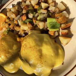 Red Rooster Cafe - Eggs Benedict