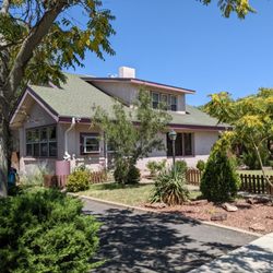 Sleepy Lobo Inn
