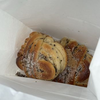 Juno the Bakery - Cardamom buns - Bakeries Near Me - Copenhagen, 84 Juno the Bakery - Cardamom buns - Bakeries Near Me - Copenhagen, 84
