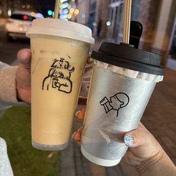 Heytea - Left is black tea latte. Right is Jasmin latte. - Bubble Tea Near Me - Monterey Park, California