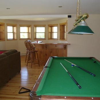 Fiddler Lake Resort - Amazing leather sectional couch 2 bedroom with 2 twin beds in each.Best part pool table and bar. - Hotels Near Me - Mille-Isles, Quebec