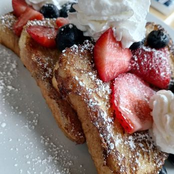 Cafe de la Abuela - French toast berries! ;) - Cafes Near Me - San Fernando, California