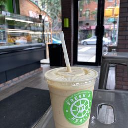 Fresh House combo A9 which is banana, peanut butter and oat milk sized medium