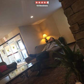 Comfort Suites - Hotels Near Me - Cedar Falls, Iowa