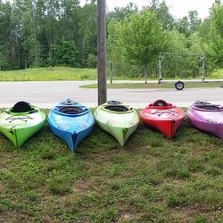 Kayak-Kayak - Waiting for paddlers at Hemlock Crosssing on the Pigeon River.