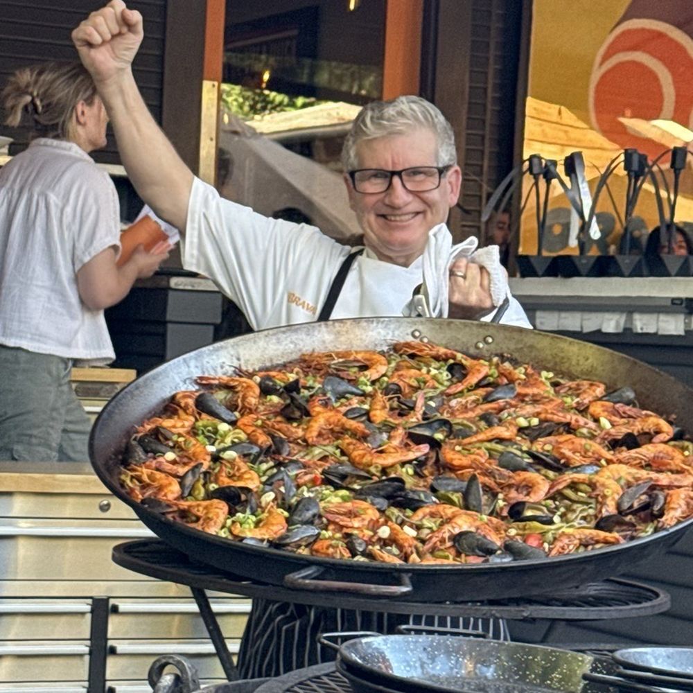 Bravas Bar de Tapas - Chef John showing off his fire pit paella!! - Spanish Near Me - Healdsburg, California